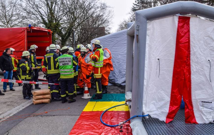 Chlorgasausströmung in Klinik sorgt für stundenlangen Großeinsatz in Bad Schönborn