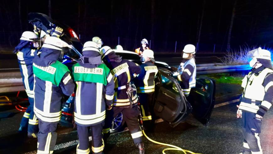 Schwerer Verkehrsunfall auf der Bundesstraße 36 bei Eggenstein-Leopoldshafen