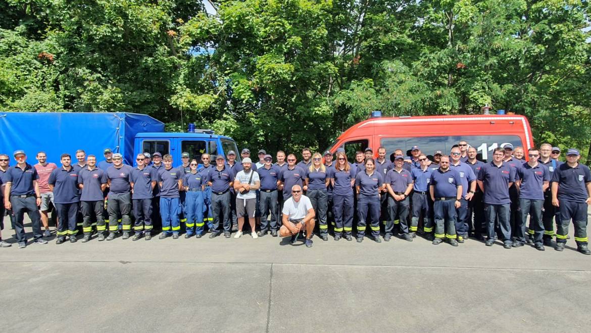 RÜZ – Die Feuerwehren am Rhein haben über 40 neue Bootsführer