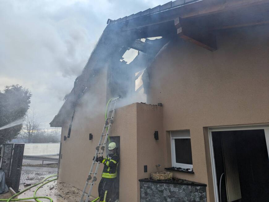 Wohnungsbrand in Bretten-Rinklingen – Dachstuhl völlig zerstört