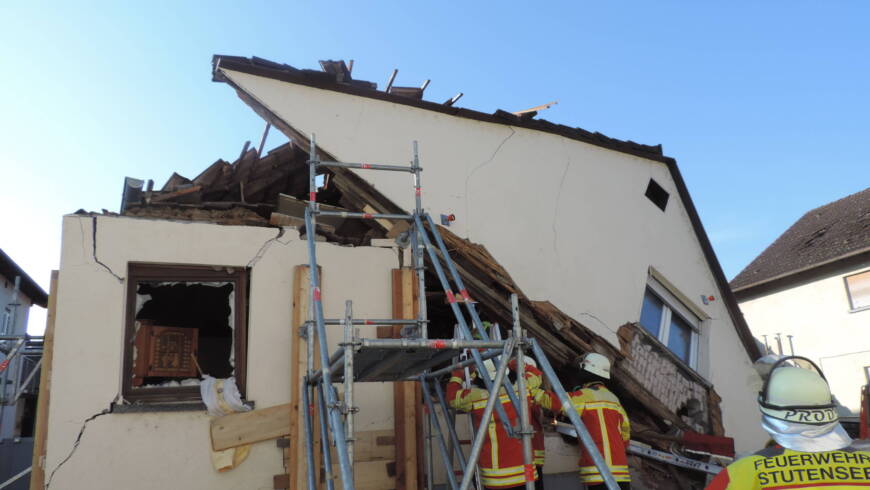 Hausbewohner verstirbt nach Explosion im Einfamilienhaus